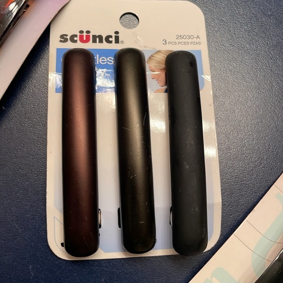 New 3 sets of new barrettes in package - Picture 5 of 7